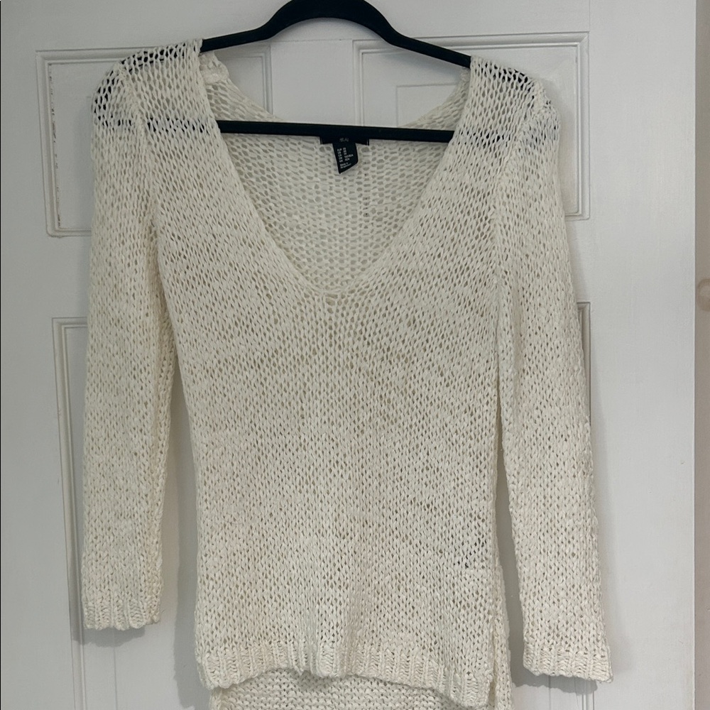 H&M Women's White V-Neck Sweater